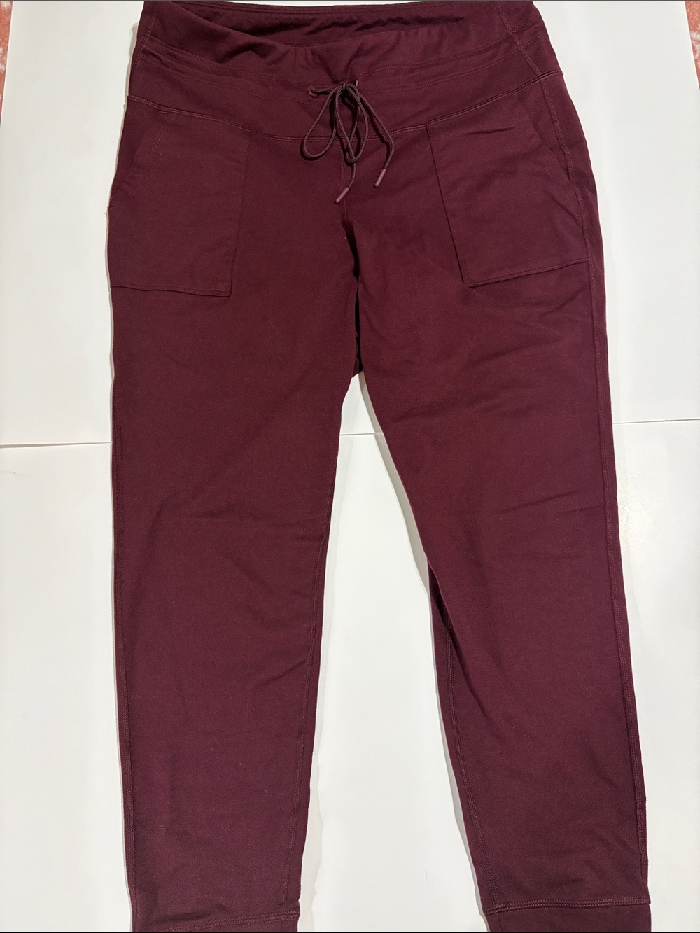 Old Navy Active Cozecore Women’s Burgundy Drawstring Jogger Pants